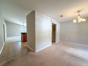 697 Mozingo Ln in Pensacola, FL - Foto de edificio - Building Photo