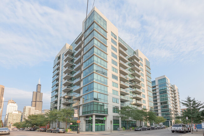 property at 125 S Green St