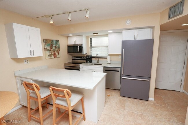 1023 Anglers Cove in Marco Island, FL - Building Photo - Building Photo