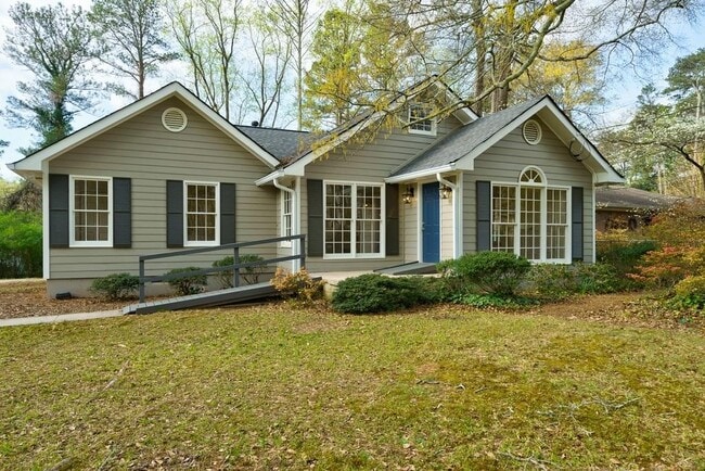 property at 2867 Payton Rd NE