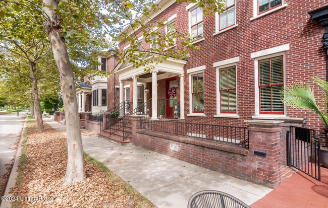 property at 10723 Meeting St