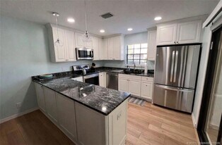 7411 SE Jamestown Terrace in Hobe Sound, FL - Building Photo