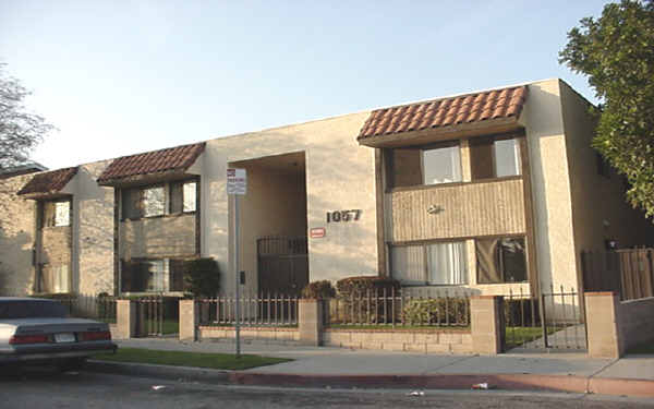 1057 252nd St in Harbor City, CA - Foto de edificio - Building Photo