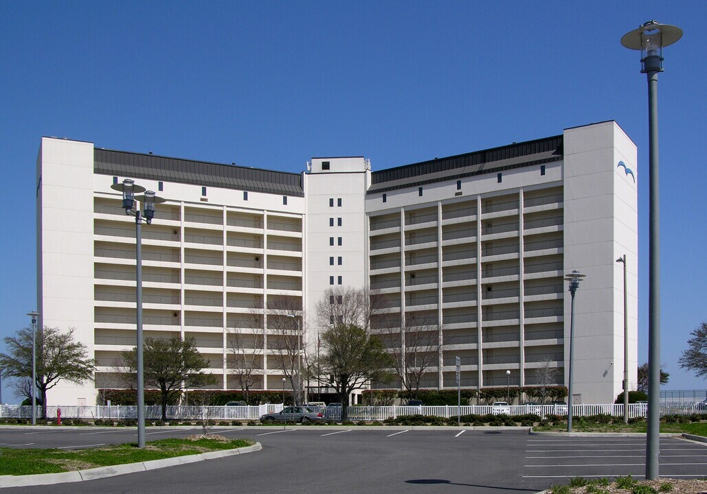 Nansemond on the Bay in Norfolk, VA - Building Photo