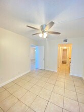 2029 NW 46th Ave in Lauderhill, FL - Foto de edificio - Building Photo