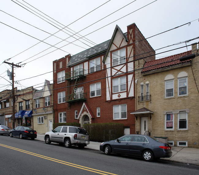 508 Grand Ave in North Bergen, NJ - Building Photo - Building Photo