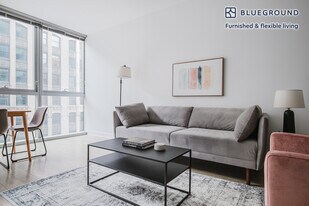 201 N Garland Ct in Chicago, IL - Building Photo