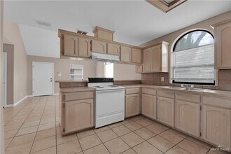 1624 Tampa St in Edinburg, TX - Building Photo - Building Photo
