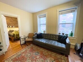 59 Myrtle St, Unit 3 in Boston, MA - Building Photo - Building Photo