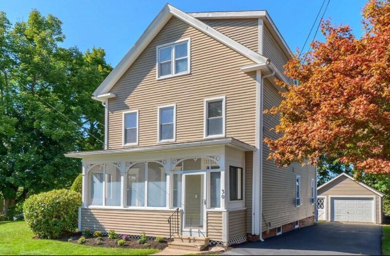 30 Fairview Ave in Holden, MA - Building Photo