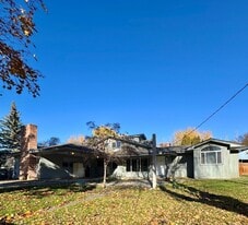 1001 N Brooklane St in Ellensburg, WA - Building Photo