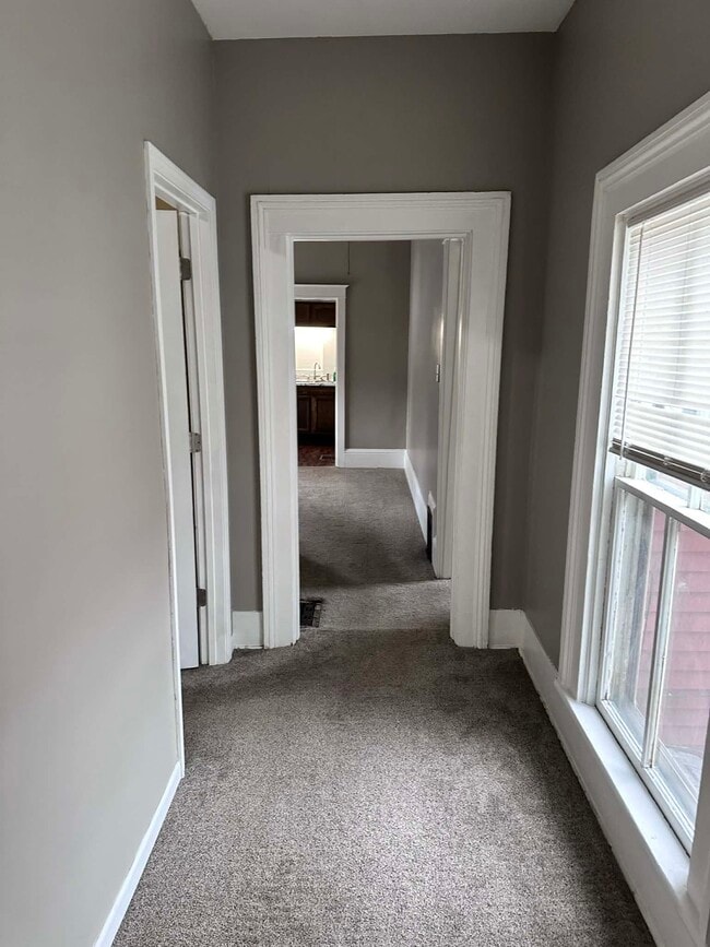 1018 Haskell Ave, Unit #2 in Rockford, IL - Building Photo - Building Photo