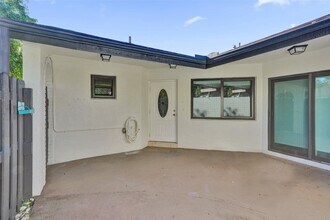 8930 SW 19th St in Boca Raton, FL - Building Photo - Building Photo