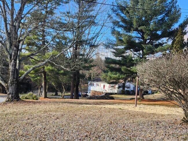 1104 Wild Orchid Dr in Fallston, MD - Foto de edificio - Building Photo