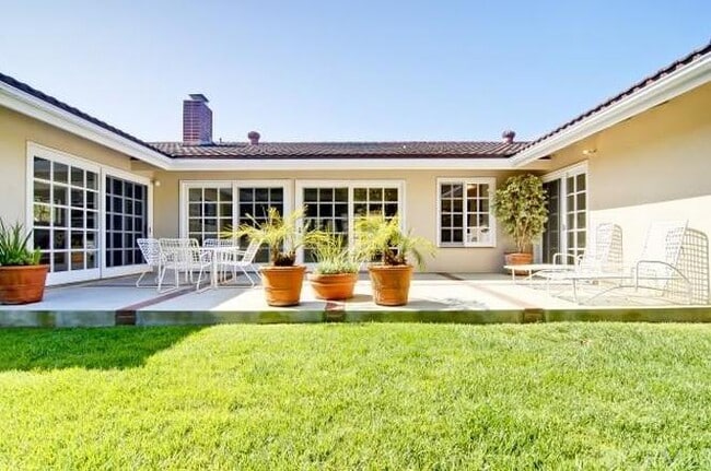 property at 30438 Via Cambron