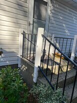 17 Towne Ln, Unit 17 Towne Ln Centereach NY in Centereach, NY - Building Photo