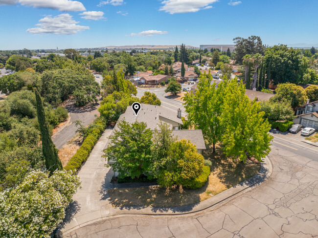 2118 Woolner Ave in Fairfield, CA - Building Photo - Building Photo