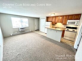 681 Country Club Rd in Red Lion, PA - Building Photo