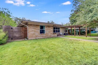 1807 Princeton Ave in Austin, TX - Foto de edificio - Building Photo
