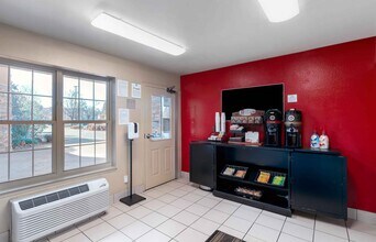 Furnished Studio-Sacramento - White Rock Rd. in Rancho Cordova, CA - Foto de edificio - Building Photo