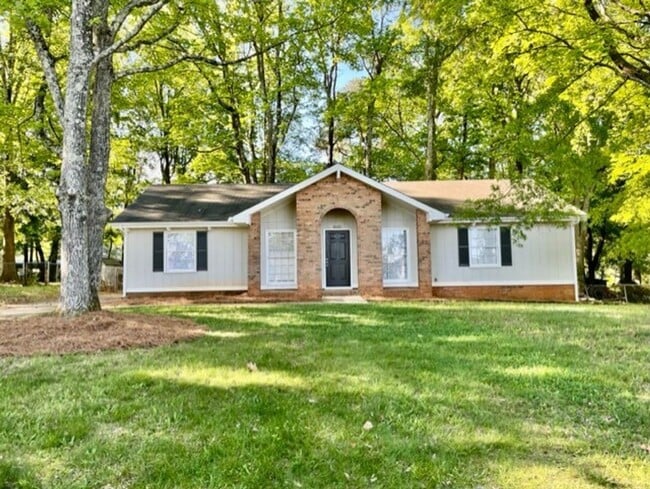 8620 Deerwood Rd in Charlotte, NC - Building Photo - Building Photo