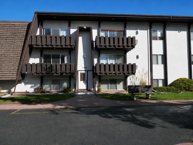 property at 1305 Kirkwood Dr