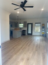 313 W Broad St in Clinton, TN - Building Photo - Building Photo