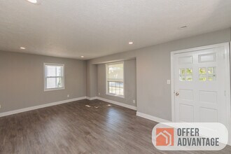 376 E 215th St in Euclid, OH - Building Photo - Building Photo