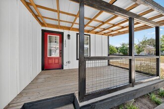 1203 Ave J in Hondo, TX - Building Photo - Building Photo