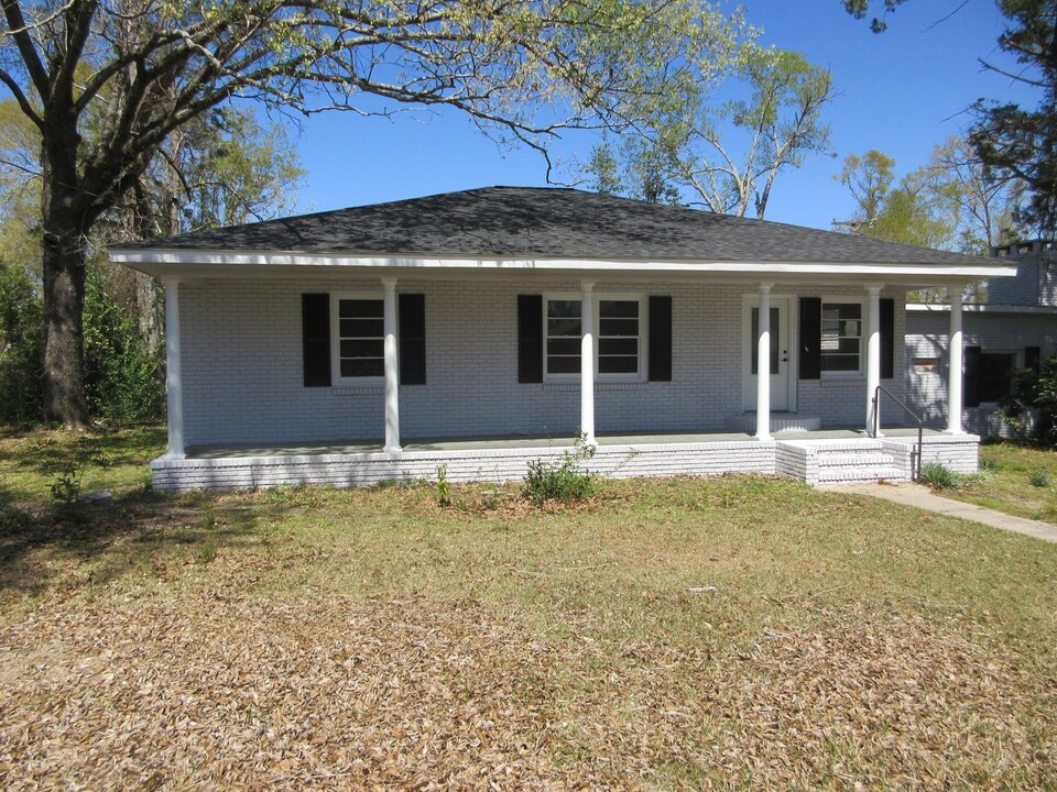 904 W 5th St in Deridder, LA - Building Photo