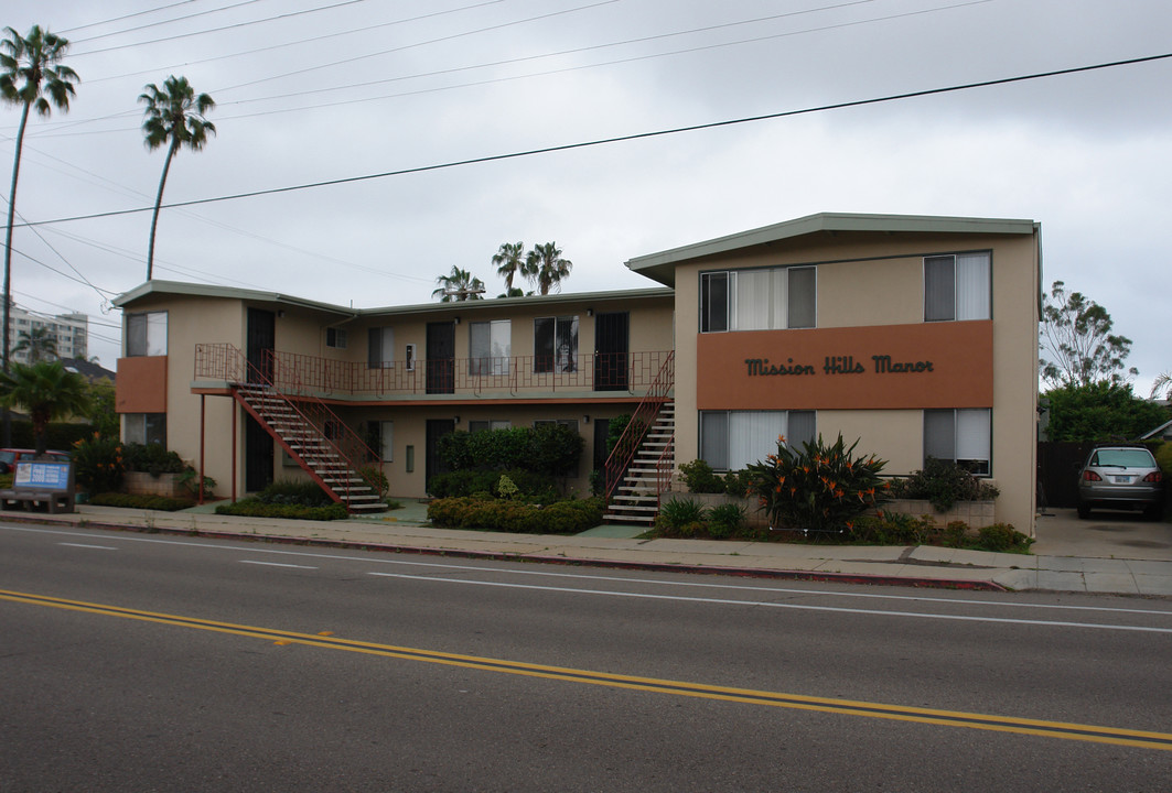 1303 W Lewis St in San Diego, CA - Building Photo