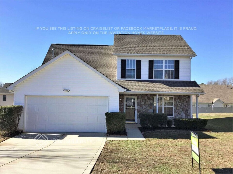 407 Mooseberry Ln in Gastonia, NC - Foto de edificio