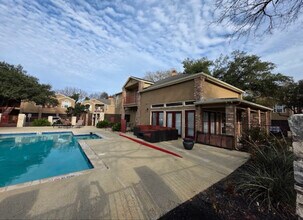 6804 N Capital of Texas Hwy, Unit 513 in Austin, TX - Foto de edificio - Building Photo