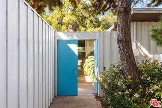 4965 Calvin Ave in Los Angeles, CA - Building Photo - Building Photo