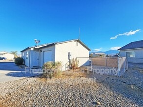 1381 Ogallala St in Pahrump, NV - Building Photo - Building Photo
