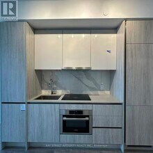 180 Front St E in Toronto, ON - Building Photo - Building Photo