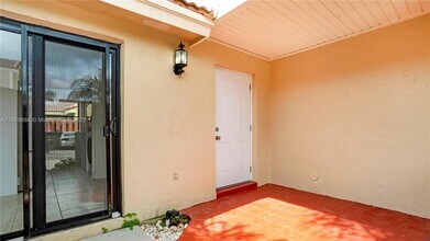 6460 NW 170th Terrace in Hialeah, FL - Building Photo - Building Photo