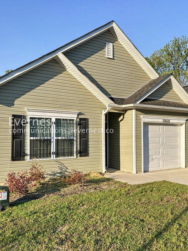 10828 Mt Holly Rd in Charlotte, NC - Building Photo - Building Photo