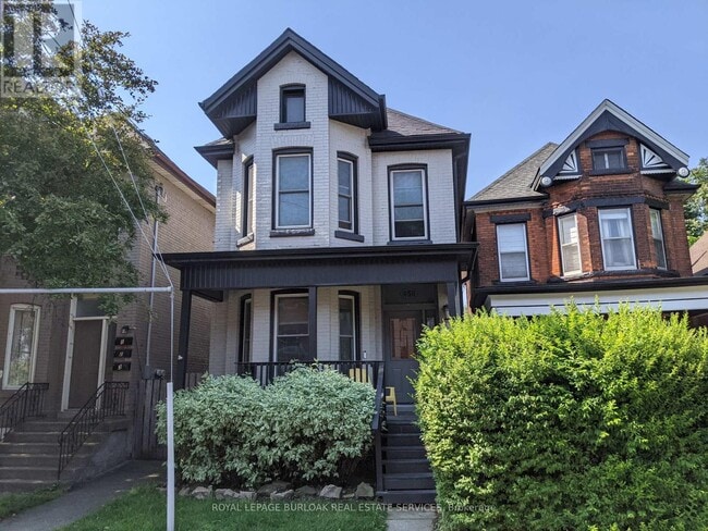 property at 458 King William St