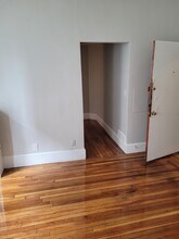 1082 Commonwealth Ave, Unit 305 in Boston, MA - Building Photo - Building Photo