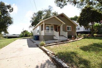 2817 E 22nd St in Austin, TX - Building Photo - Building Photo