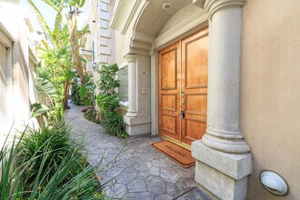 520 Esplanade, Unit UnitB in Redondo Beach, CA - Foto de edificio - Building Photo