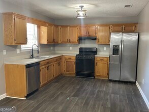 7177 Hazelwood Dr in Jonesboro, GA - Building Photo - Building Photo