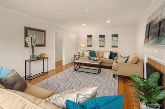 5035 47th Ave NE in Seattle, WA - Building Photo - Building Photo