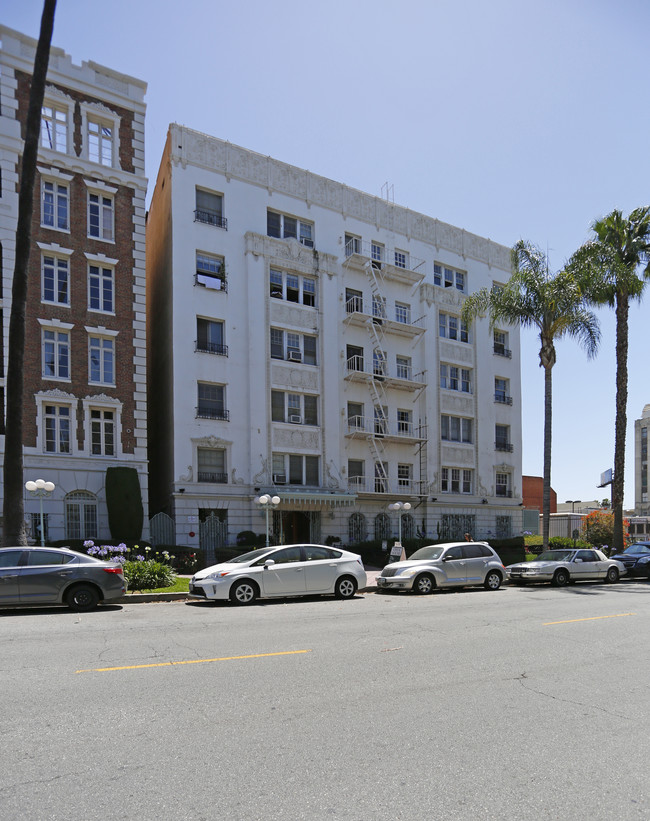 The Versailles in Los Angeles, CA - Foto de edificio - Building Photo