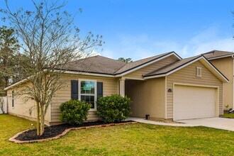 2412 Bonnie Lakes Dr in Green Cove Springs, FL - Foto de edificio - Building Photo