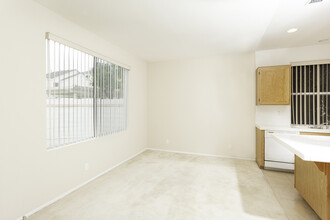 12666 Antigua Ct in Lynwood, CA - Building Photo - Building Photo