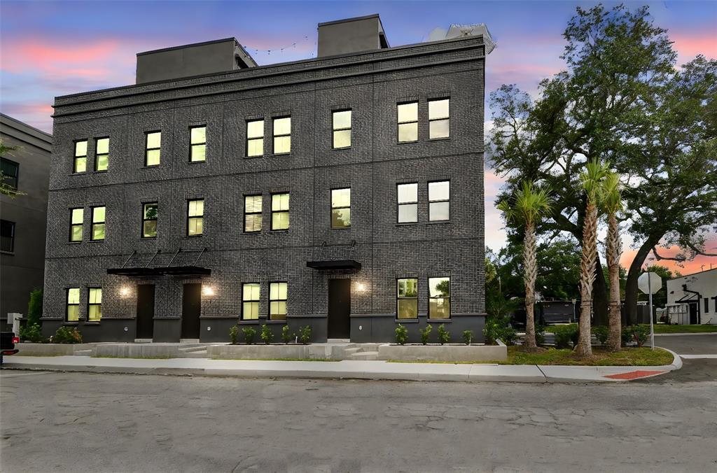 801 3rd Ave in Tampa, FL - Building Photo