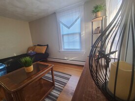 55 Mapleton St in Cranston, RI - Building Photo