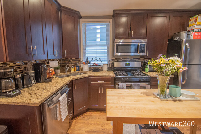 property at 2733 N Wayne Ave